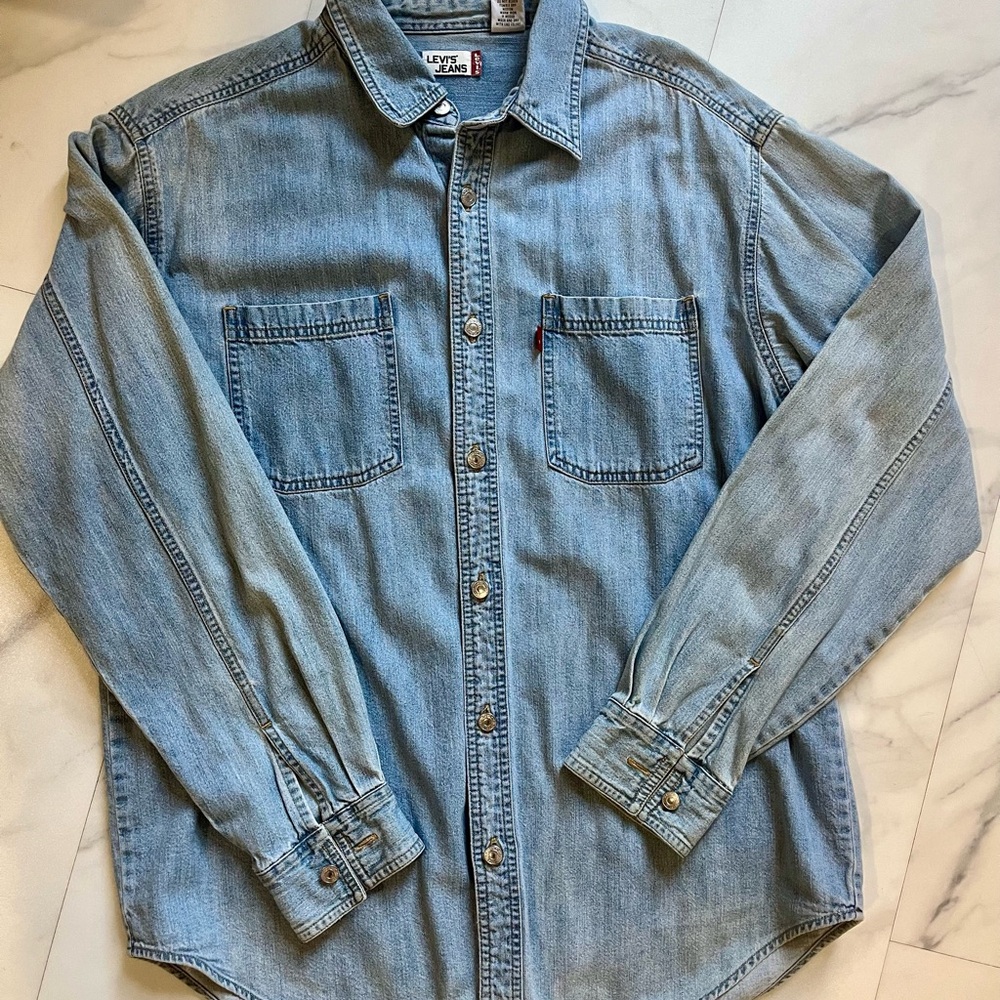Levi's Light Blue Casual Button Down Shirt with Long Sleeves Silver Red Logo Med